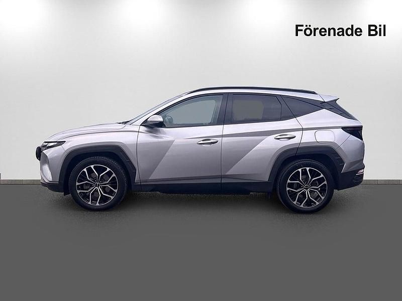 Begagnad Hyundai Tucson Essential 265 HK (194 kW) 2021 Grå SUV