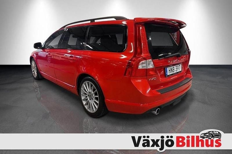 Begagnad Volvo V70 R-Design 175 HK (128 kW) 2010 Röd Kombi