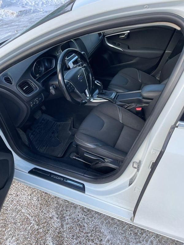 Begagnad Volvo V40 116 HK (85 kW) 2015 Vit
