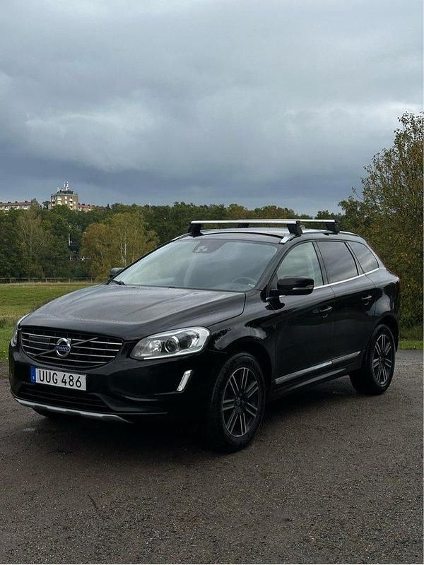 Svart Begagnad 2017 Volvo XC60 Standard SUV | 189 000 kr (Marknadspris) - Bild 1/4
