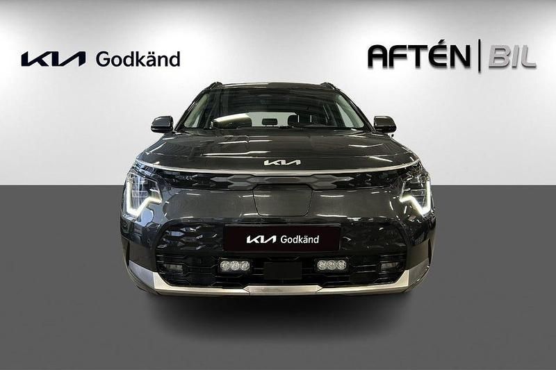 Begagnad Kia e-Niro 150 kW (204 HK) 2023 Grå SUV