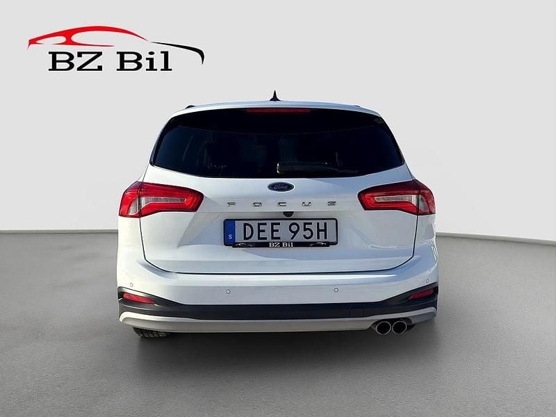 Begagnad Ford Focus ST-Line 125 HK (91 kW) 2022 Vit Kombi