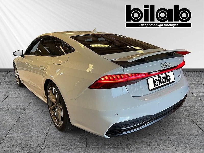 Begagnad Audi A7 Sportback S-Line 266 HK (195 kW) 2023 Vit (glaciärvit metallic) Halvkombi