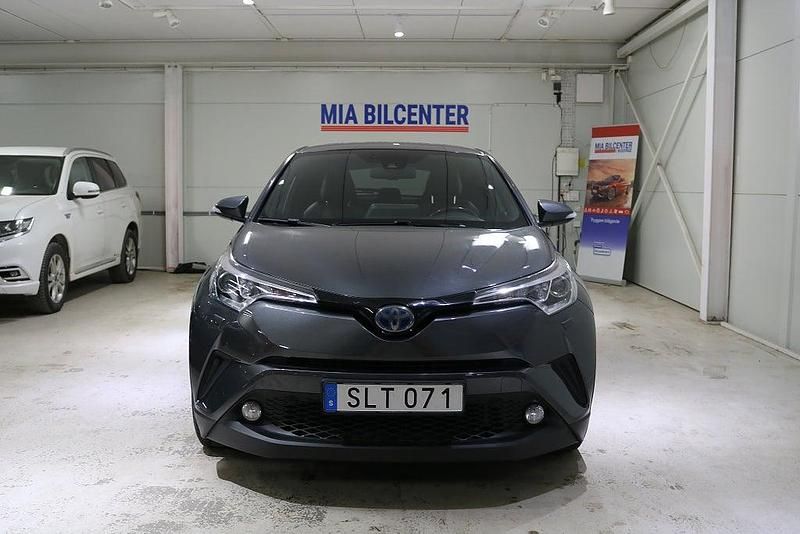 Begagnad Toyota C-HR Executive 98 HK (72 kW) 2016 Mörkgrå SUV