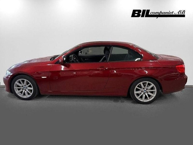 Begagnad BMW 325 218 HK (160 kW) 2010 Röd Cab