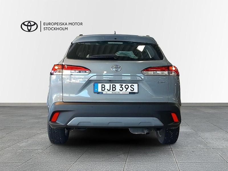 Begagnad Toyota Corolla Cross Active 140 HK (102 kW) 2025 Grå SUV