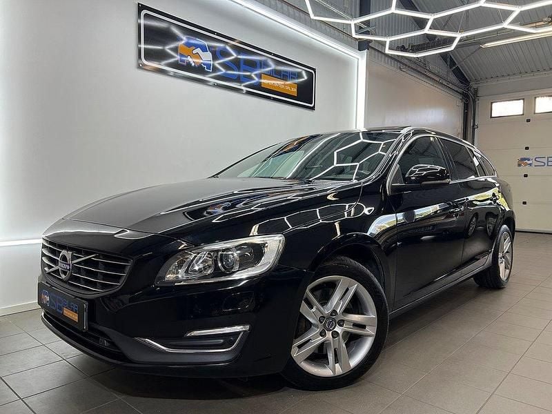 Svart Begagnad 2016 Volvo V60 Summum Kombi | 199 900 kr (Lite dyr) - Bild 1/4