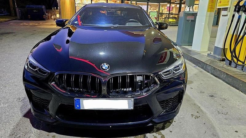 Begagnad 2020 BMW M8 Competition Edition Sportkupé | 1 200 000 kr - Bild 1/4