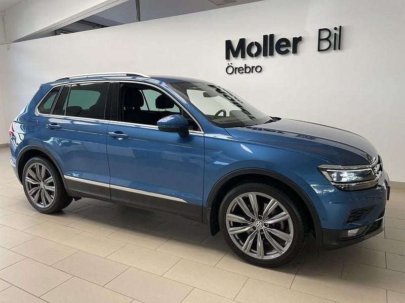 Blå (caribbean blue metallic) Begagnad 2019 VW Tiguan GT SUV | 264 900 kr (Marknadspris) - Bild 1/3