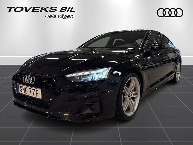 Mytsvart metallic Begagnad 2022 Audi A5 Sportback S-Line Halvkombi | 429 000 kr (Dyr) - Bild 1/4