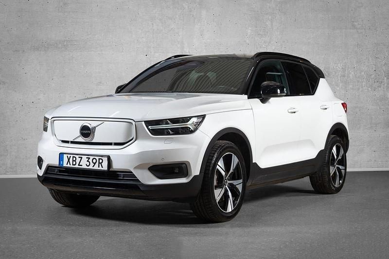 Vit Begagnad 2022 Volvo XC40 Plus SUV | 339 000 kr - Bild 1/4