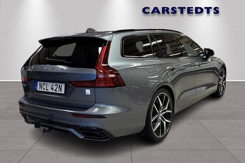 Begagnad Volvo V60 411 HK (302 kW) 2021 Grå Kombi