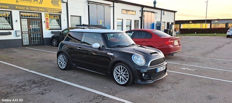 Svart Begagnad 2011 Mini Cooper SD Halvkombi | 109 900 kr - Bild 1/4