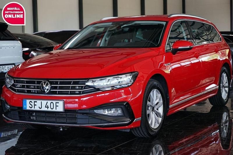 Röd Begagnad 2022 VW Passat Edition Kombi | 284 500 kr (Dyr) - Bild 1/4