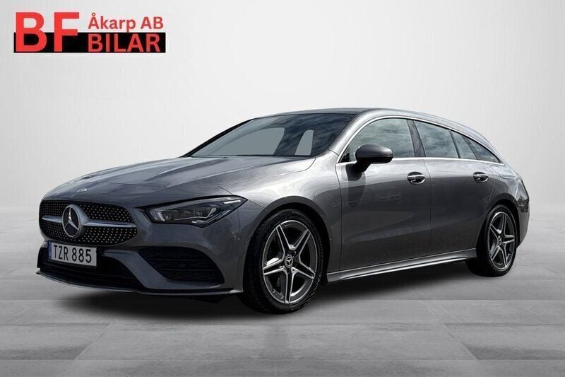 Mörkgrå Begagnad 2020 Mercedes CLA200 Shooting Brake AMG Kombi | 249 500 kr (Marknadspris) - Bild 1/4