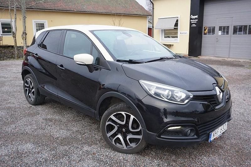 Begagnad Renault Captur Dynamique 90 HK (66 kW) 2016 Svart SUV
