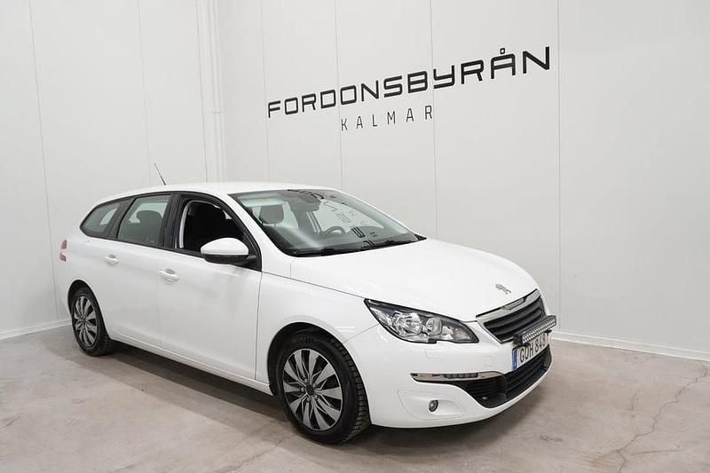 Begagnad Peugeot 308 SW Active 131 HK (96 kW) 2015 Vit Kombi