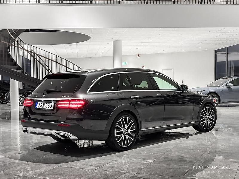 Begagnad Mercedes E220 All-Terrain Avantgarde 200 HK (147 kW) 2023 Grå Kombi