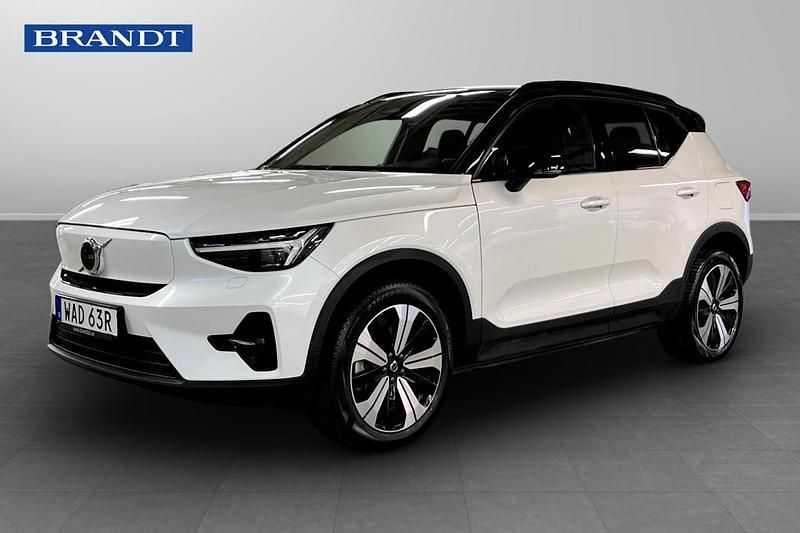 Vit Begagnad 2023 Volvo XC40 Single Motor SUV | 349 900 kr (Marknadspris) - Bild 1/4