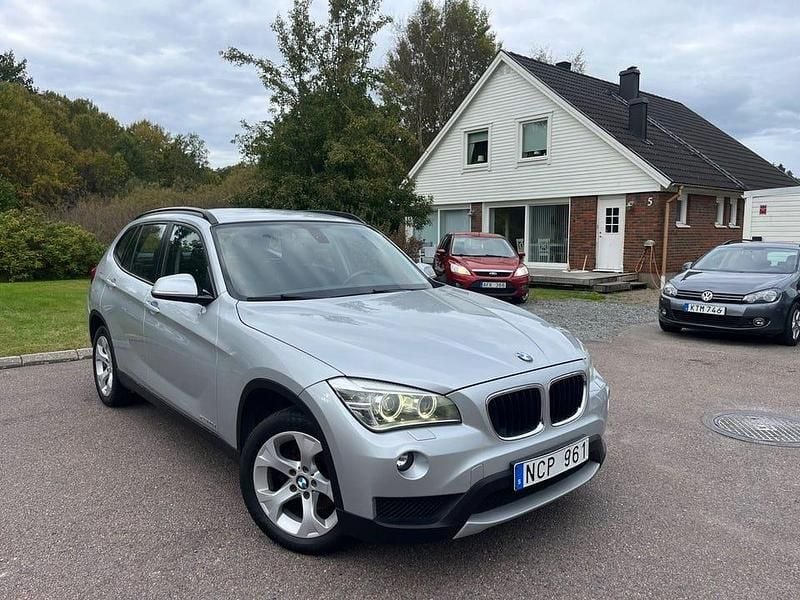 Silver Begagnad 2012 BMW X1 SUV | 75 000 kr (Marknadspris) - Bild 1/4