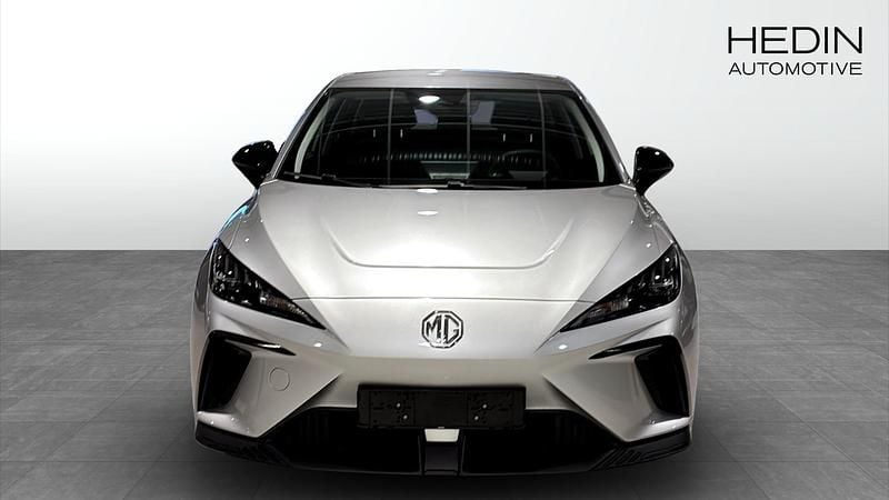 Begagnad MG MG4 EV 125 kW (170 HK) 2024 Grå Halvkombi