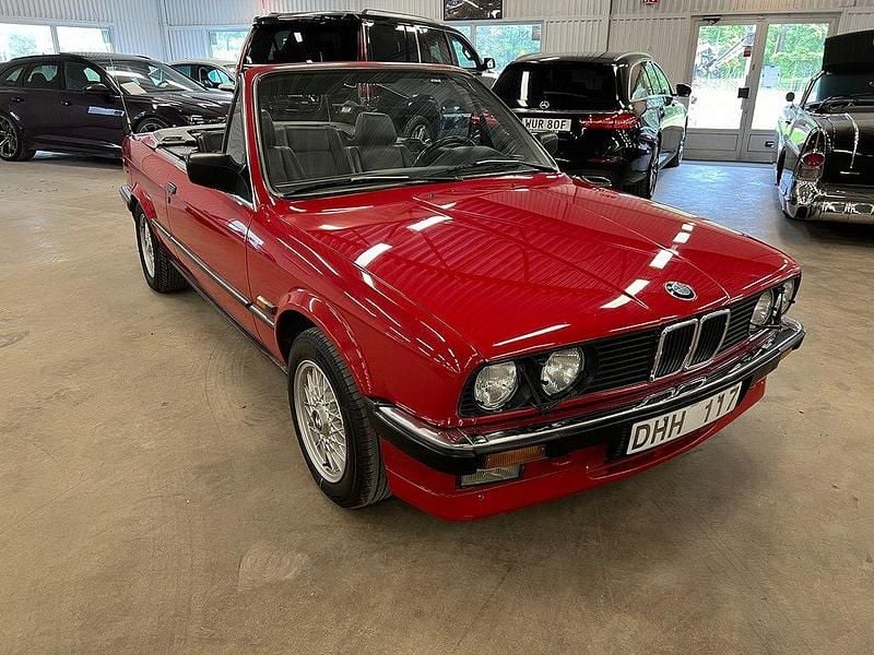 Röd Begagnad 1987 BMW 325 Cabriolet Cab | 149 000 kr - Bild 1/4