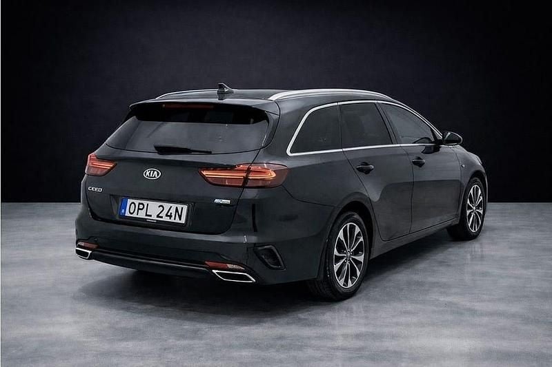 Begagnad Kia Ceed Advance 141 HK (103 kW) 2020 Svart Halvkombi