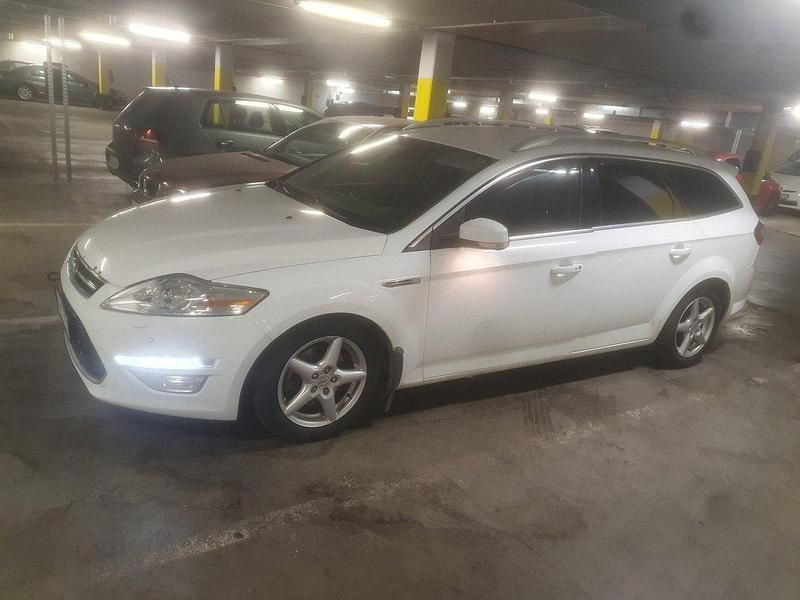 Vit Begagnad 2011 Ford Mondeo Business Edition Kombi | 11 500 kr - Bild 1/4