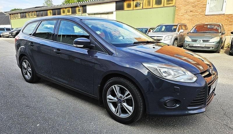 Grå Begagnad 2014 Ford Focus Kombi | 59 900 kr (Bra pris) - Bild 1/4
