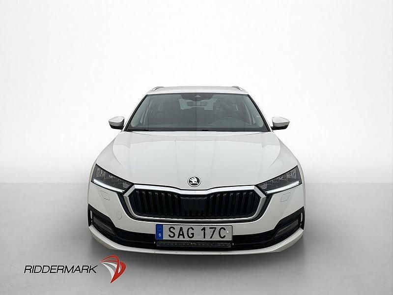 Begagnad Skoda Octavia Ambition 150 HK (110 kW) 2022 Vit Kombi