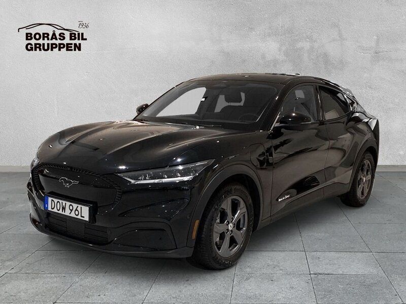 Svart Begagnad 2021 Ford Mustang Mach-E Standard Range SUV | 339 000 kr (Bra pris) - Bild 1/4