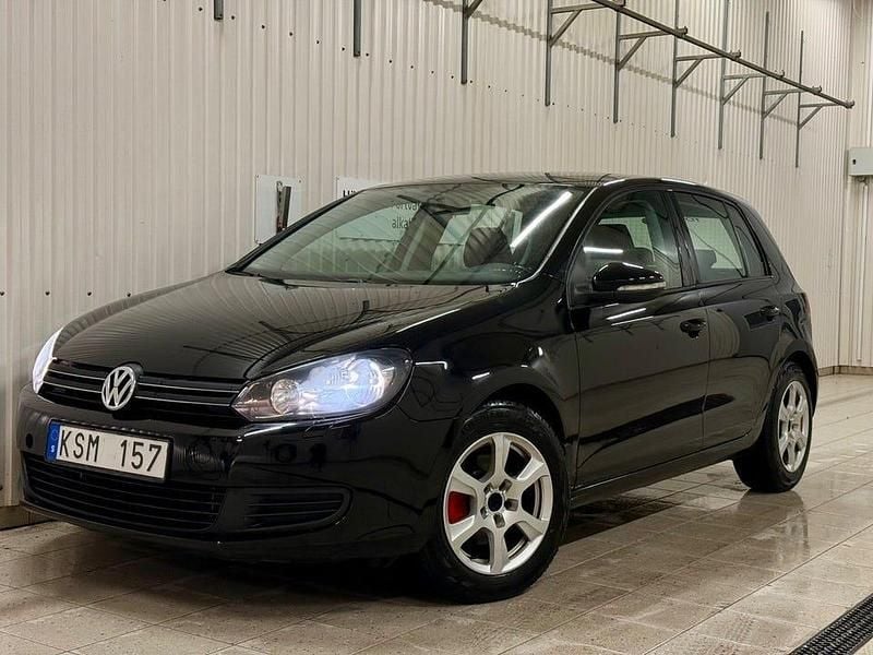 Svart Begagnad 2011 VW Golf VI Halvkombi | 39 000 kr (Marknadspris) - Bild 1/4