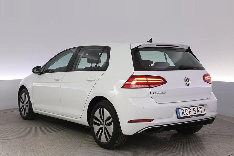 Begagnad VW e-Golf 100 kW (136 HK) 2020 Vit Halvkombi
