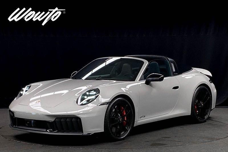Ny 2025 Porsche 911 Targa 4 Cab | 2 495 800 kr - Bild 1/3