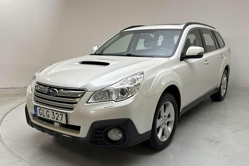 Vit Begagnad 2014 Subaru Outback SUV | 50 000 kr (Superpris) - Bild 1/4