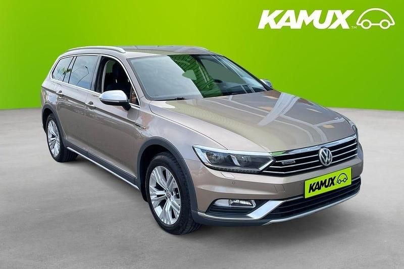 Brun Begagnad 2016 VW Passat Alltrack Executive Kombi | 144 700 kr (Marknadspris) - Bild 1/3