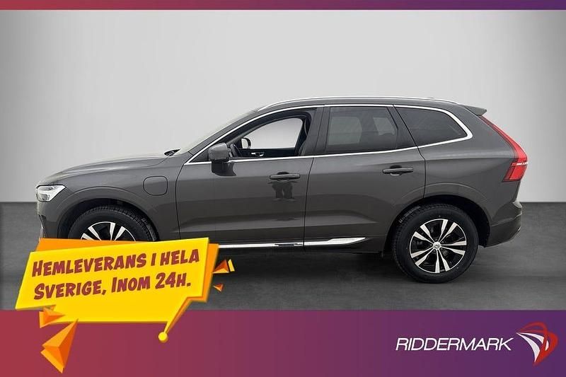 Grå Begagnad 2024 Volvo XC60 Core SUV | 399 800 kr (Marknadspris) - Bild 1/3