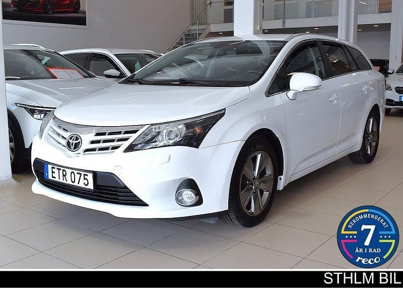 Vit Begagnad 2015 Toyota Avensis Edition Kombi | 119 000 kr (Bra pris) - Bild 1/4