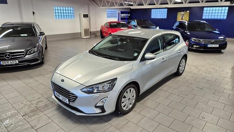 Begagnad Ford Focus Titanium 120 HK (88 kW) 2019 Grå Halvkombi