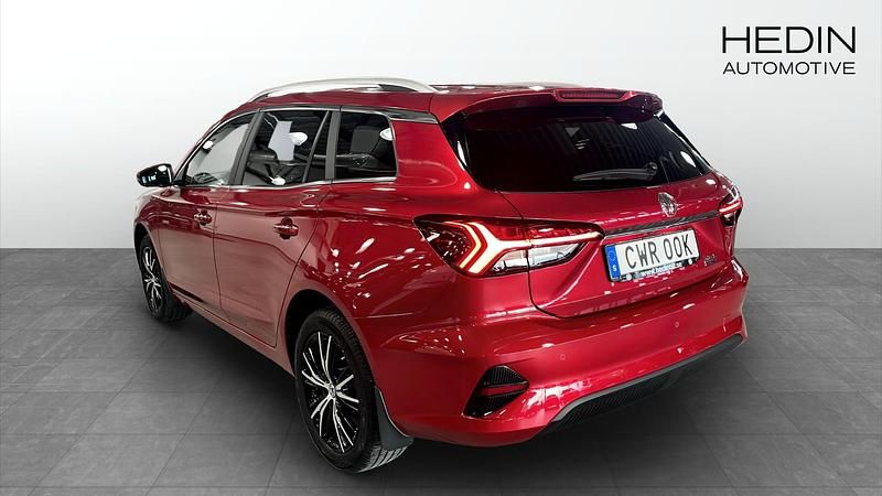 Begagnad MG MG5 EV 130 kW (177 HK) 2022 Röd Kombi