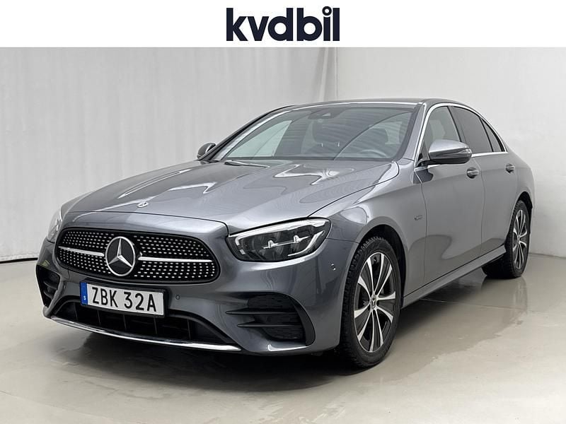 Grå Begagnad 2021 Mercedes E300 Sedan | 408 000 kr (Marknadspris) - Bild 1/3