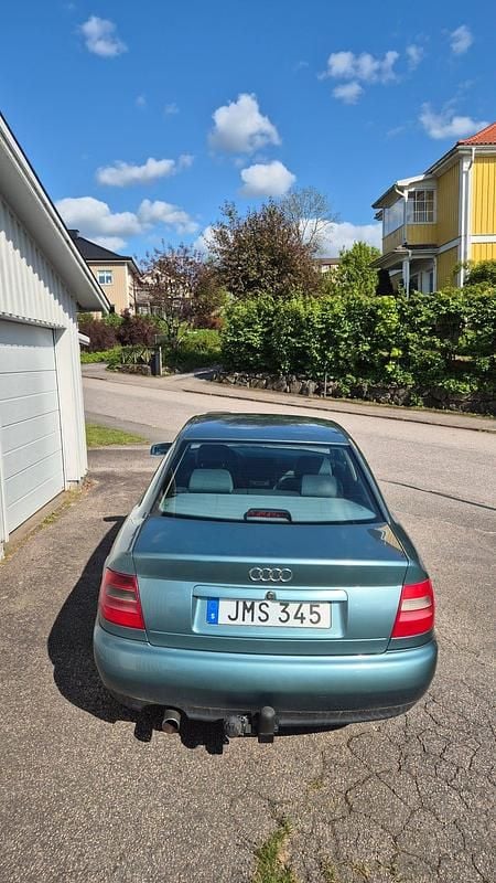 Begagnad Audi A4 101 HK (74 kW) 1999 Sedan