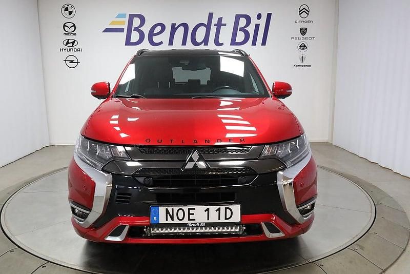 Begagnad Mitsubishi Outlander Edition 224 HK (164 kW) 2020 Röd SUV
