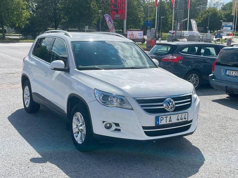 Begagnad VW Tiguan Sportline 200 HK (147 kW) 2008 Vit SUV