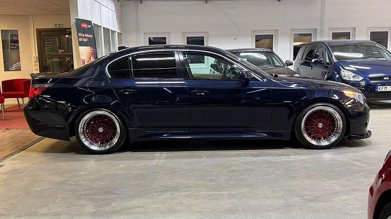 Begagnad BMW 525 163 HK (119 kW) 2006 Blå Sedan