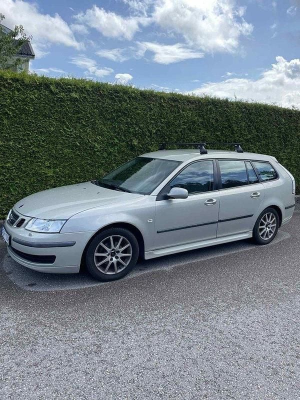Gul Begagnad 2006 Saab 9-3 Linear Kombi | 39 000 kr (Bra pris) - Bild 1/4