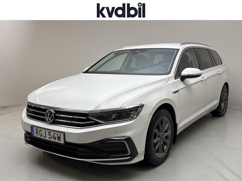 Begagnad VW Passat GTE 218 HK (160 kW) 2021 Vit