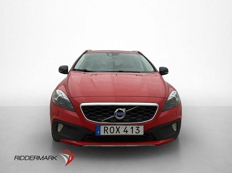 Begagnad Volvo V40 CC Momentum 116 HK (85 kW) 2015 Röd Kombi