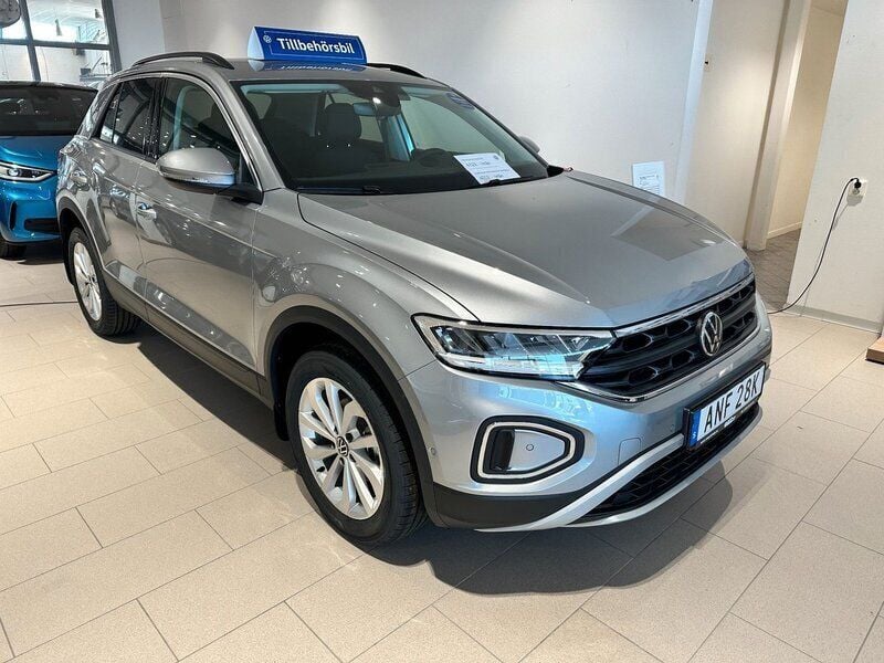 Silver Ny 2024 VW T-Roc SUV | 374 900 kr (Lite dyr) - Bild 1/4