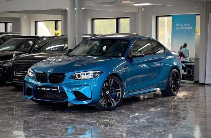 Blå Begagnad 2018 BMW M2 Sportkupé | 469 900 kr (Marknadspris) - Bild 1/4